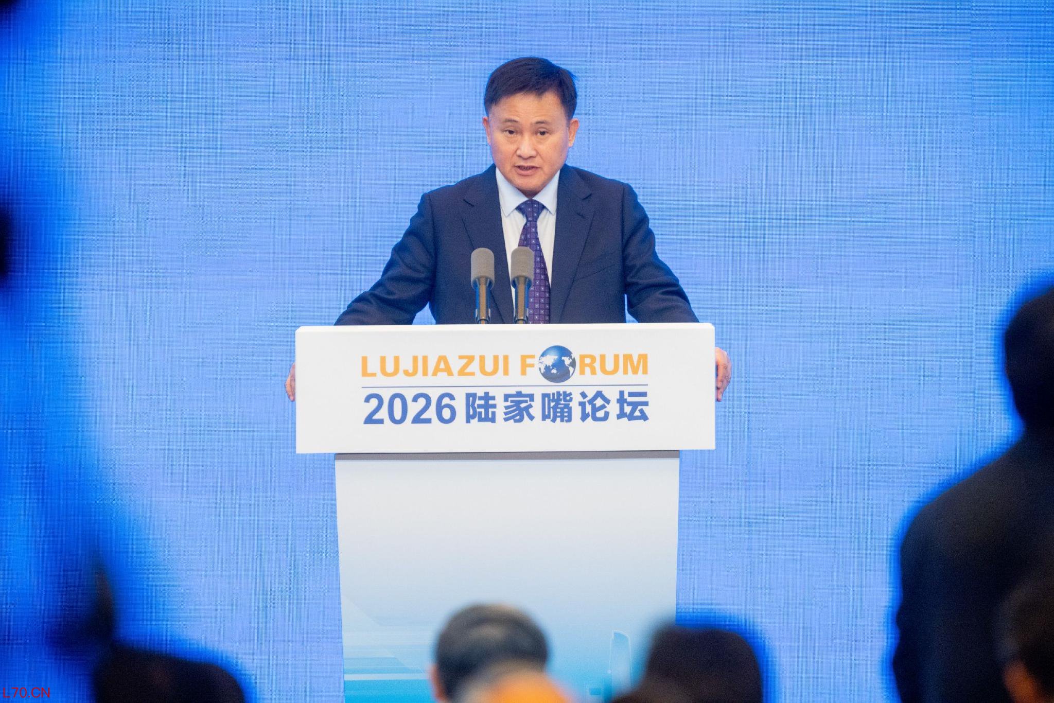 （中国人民银行行长潘功胜 摄影记者 吴军/摄）