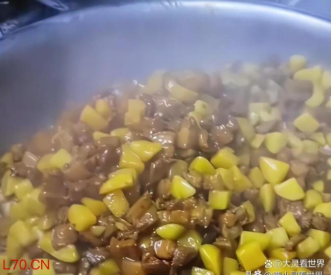小酒楼自费4000元给救援志愿者做硬菜 谁在真正买单